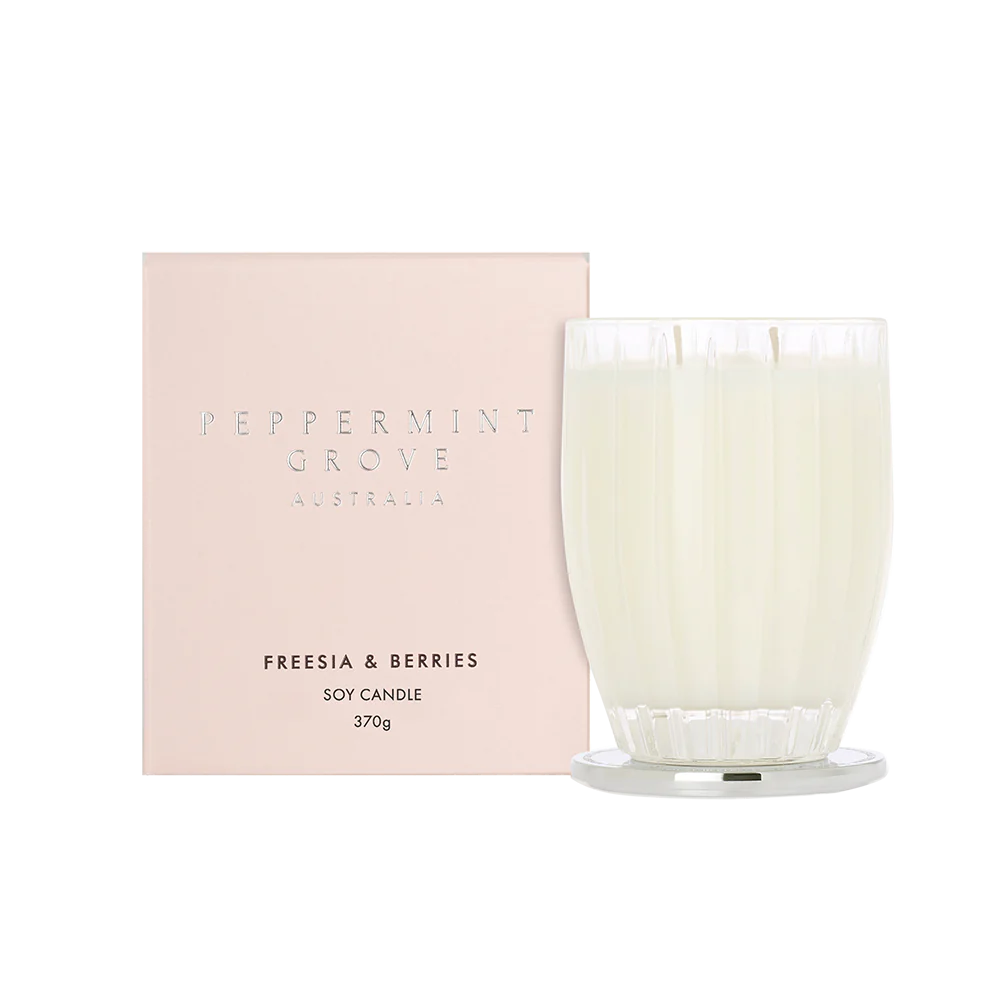 FREESIA & BERRIES | 370g Soy Candle